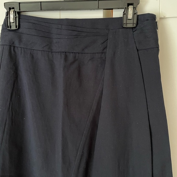 Vince skirt, navy blue, size 4. Never worn, bought too small. - Picture 8 of 8